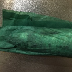 パーチパック紙袋は魚を包む緑の紙です
